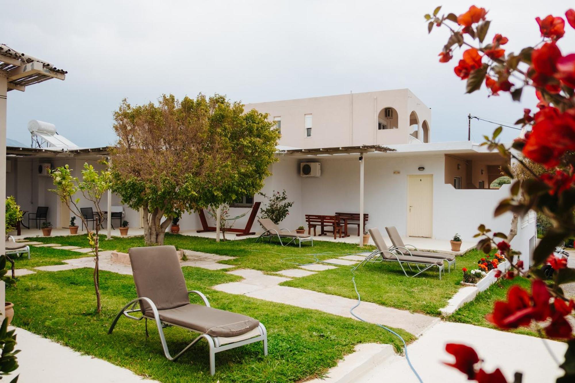 Finikas Apartments プラキアス エクステリア 写真