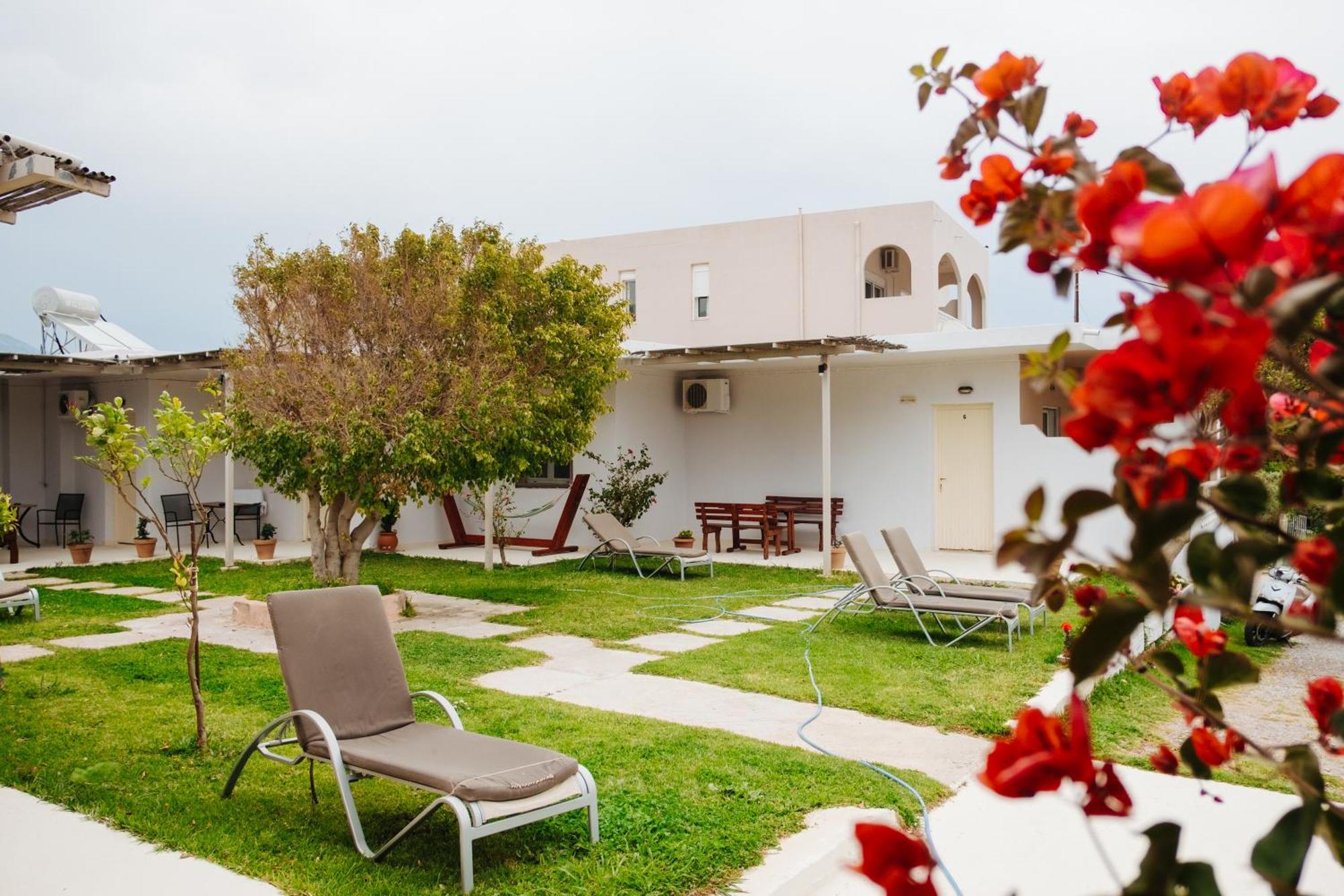 Finikas Apartments プラキアス エクステリア 写真