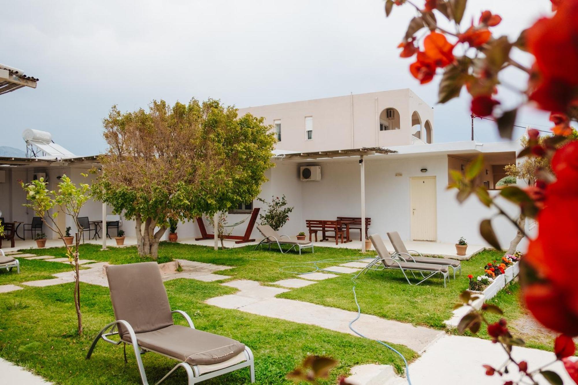 Finikas Apartments プラキアス エクステリア 写真
