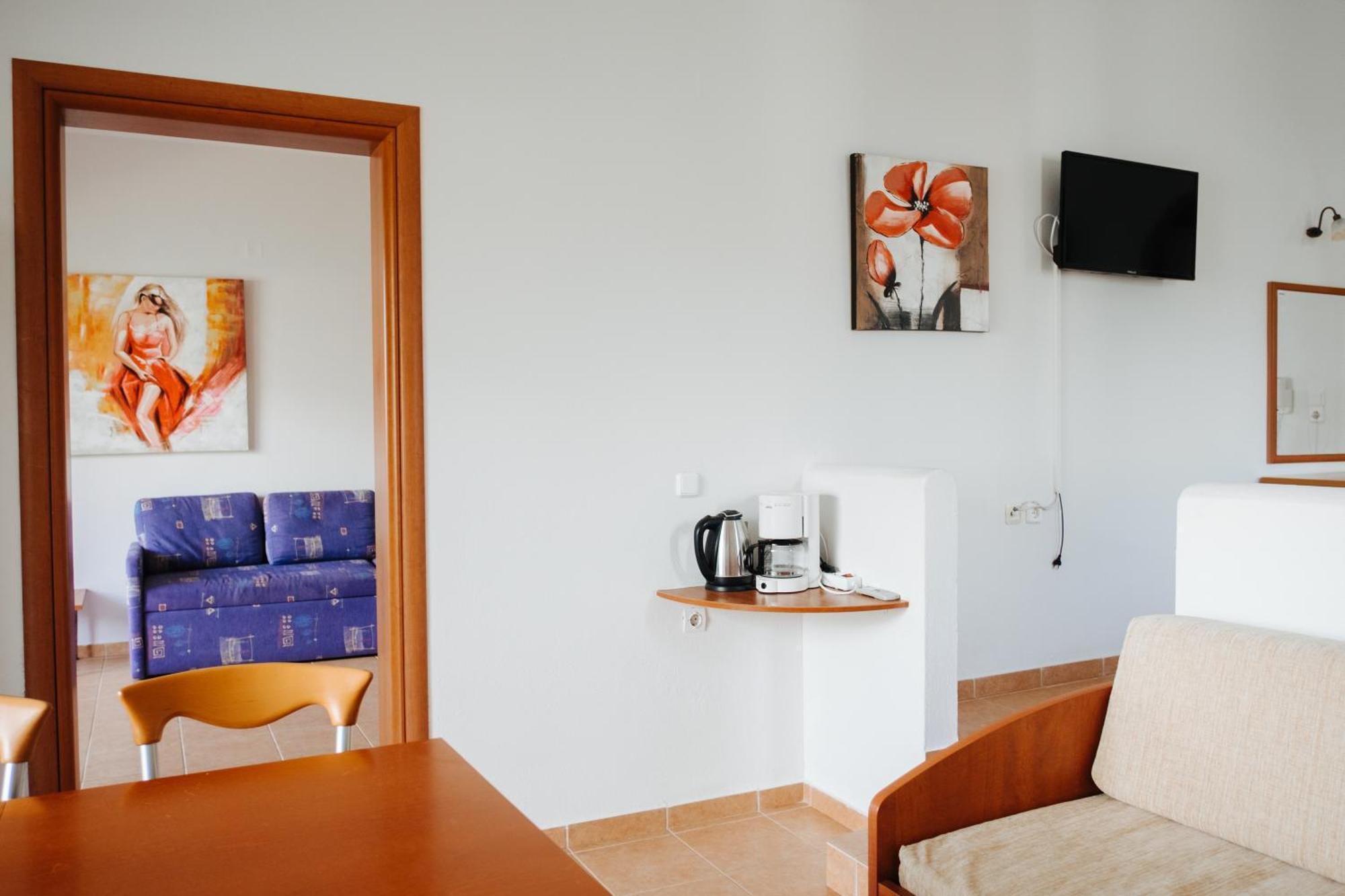 Finikas Apartments プラキアス エクステリア 写真