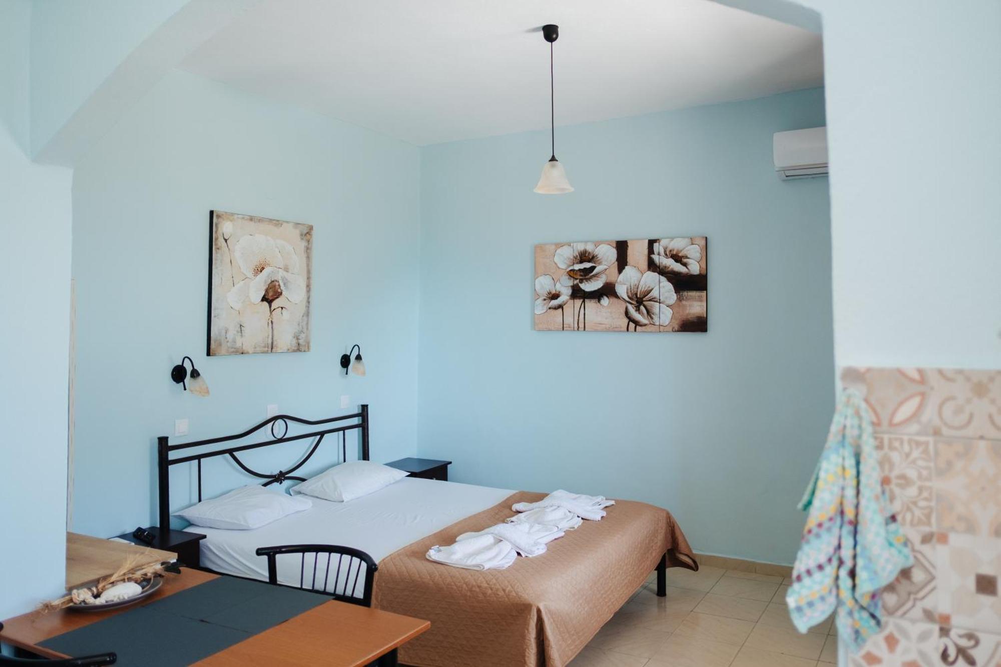 Finikas Apartments プラキアス エクステリア 写真